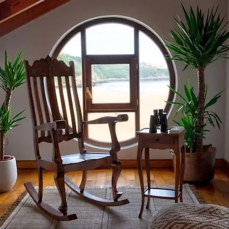 Holiday home El Rompeolas Casa A Pie De Playa