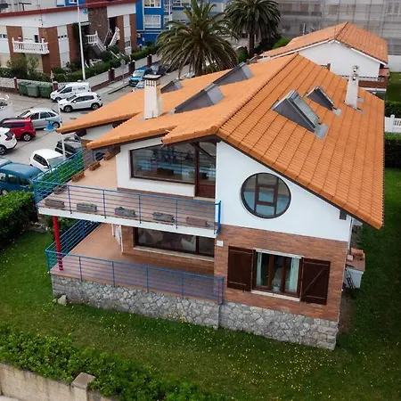 Holiday home El Rompeolas Casa A Pie De Playa *