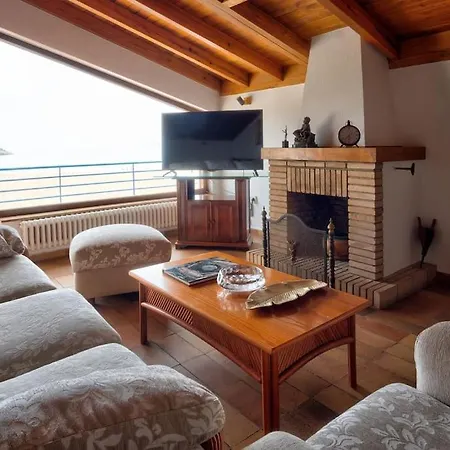 Holiday home El Rompeolas Casa A Pie De Playa