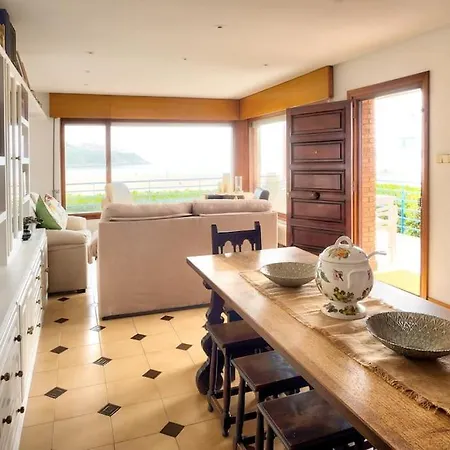 El Rompeolas Casa A Pie De Playa Holiday home Suances